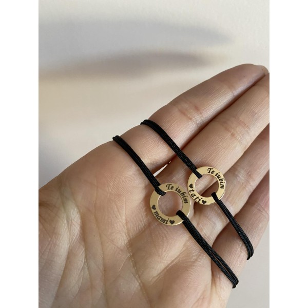 Bratara din aur 14k cu mesaj gravat pe banut decupat aur 14k, dama/barbat/familie,  snur reglabil rosu/negru, mesaj personalizat mami/tati, auriu